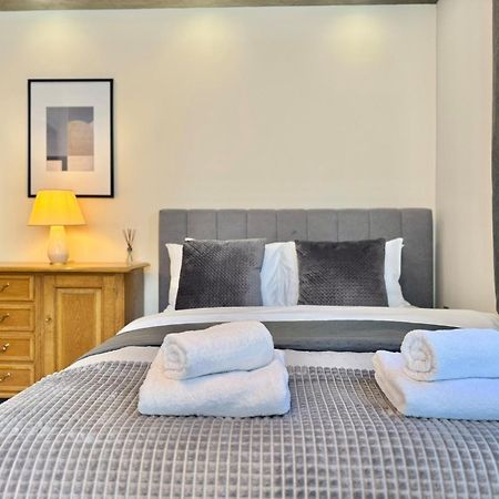 Top Centre 2Bed Apartment For 5 Guests 2 Minutes From High Street Plovdiv Buitenkant foto