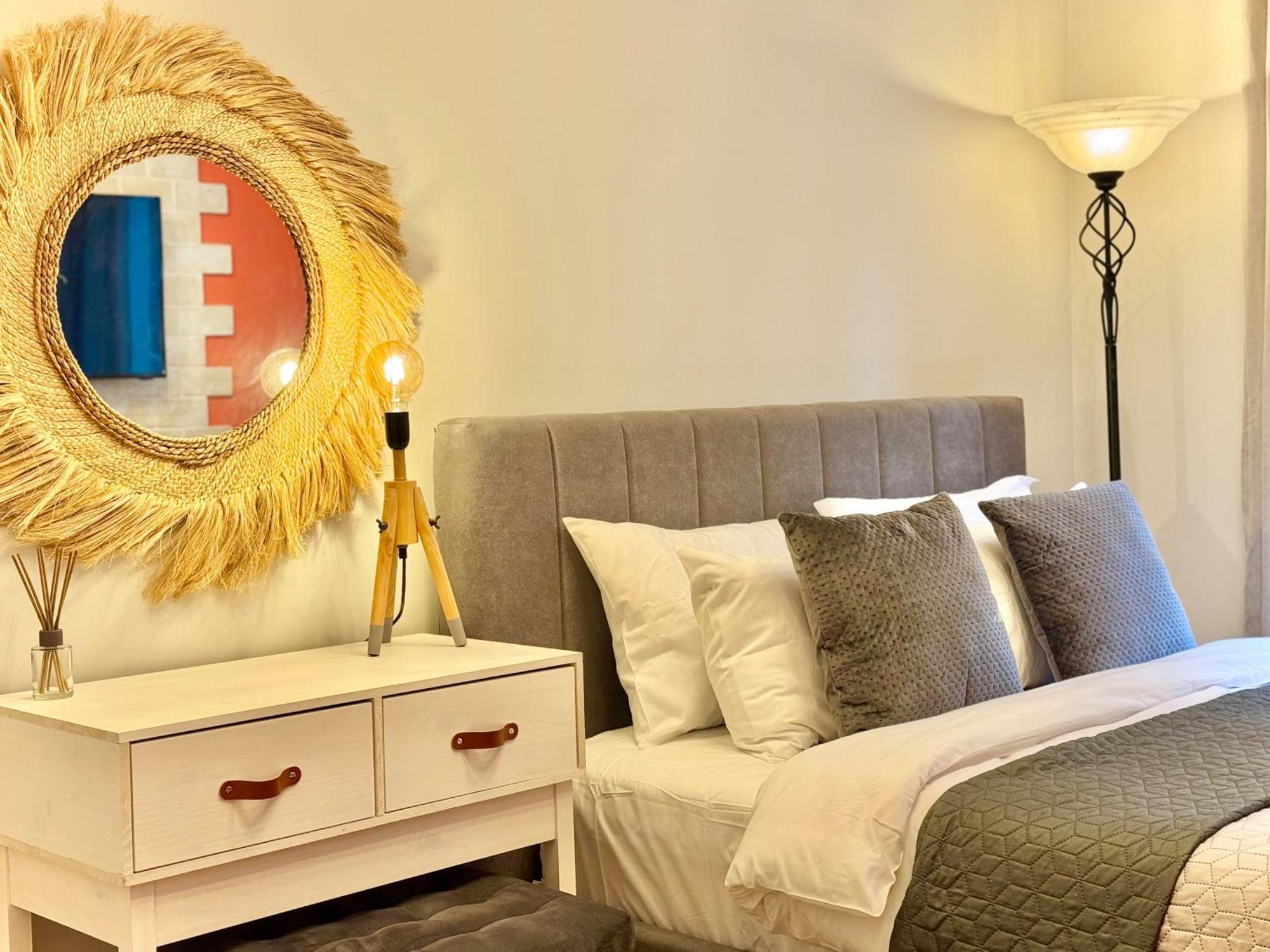 Top Centre 2Bed Apartment For 5 Guests 2 Minutes From High Street Plovdiv Buitenkant foto