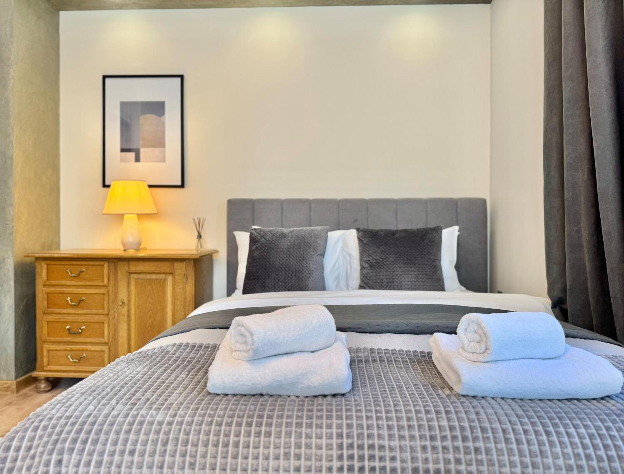 Top Centre 2Bed Apartment For 5 Guests 2 Minutes From High Street Plovdiv Buitenkant foto