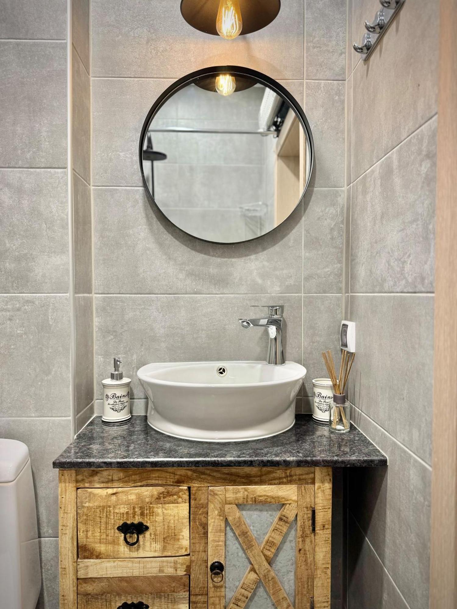 Top Centre 2Bed Apartment For 5 Guests 2 Minutes From High Street Plovdiv Buitenkant foto